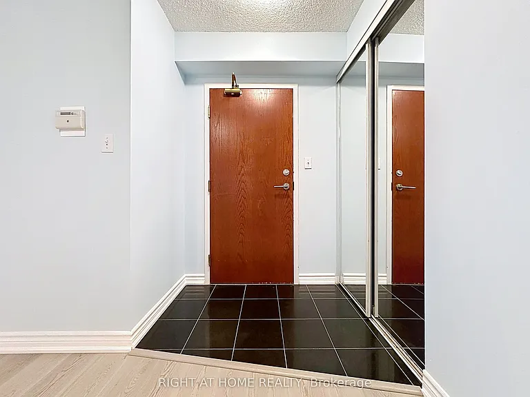 35 Empress Ave #2108 — Photo 2