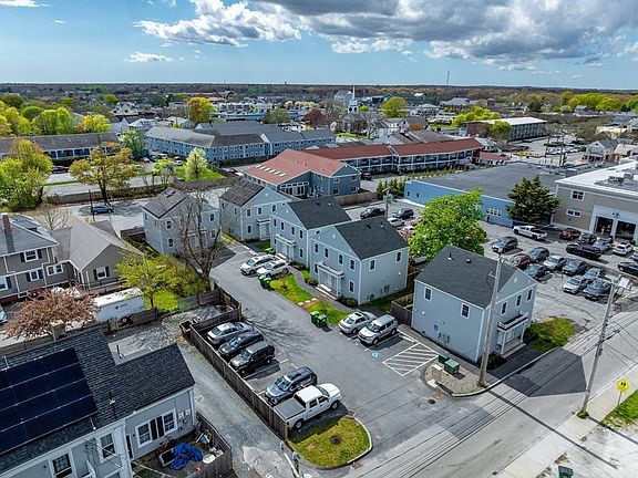 3rd image of 39 Pearl St