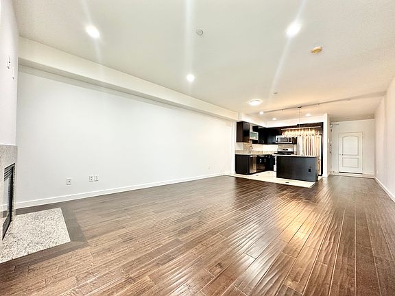 4th image of 403 N Serrano Ave #304