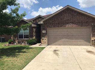 1900 Fennel Ln, Arlington, TX 76010