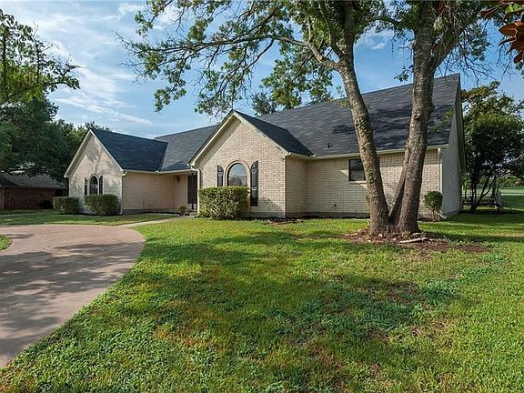 4th image of 1202 Prairie Wind Blvd