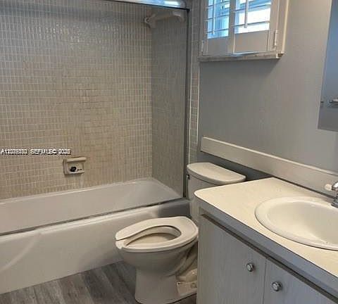 5th image of 950 Hillcrest Dr APT 506