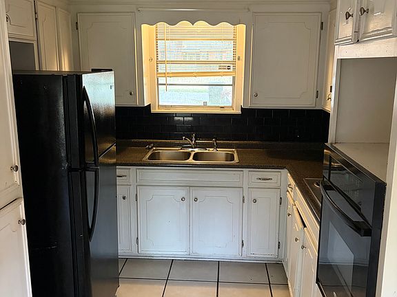 3rd image of 9374 Blom Blvd