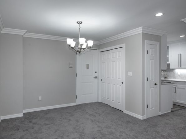 Fairfield Square At East Meadow | 425 Newbridge Rd, East Meadow, NY