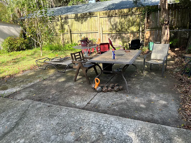 24 Sebastian Ave — Photo 8