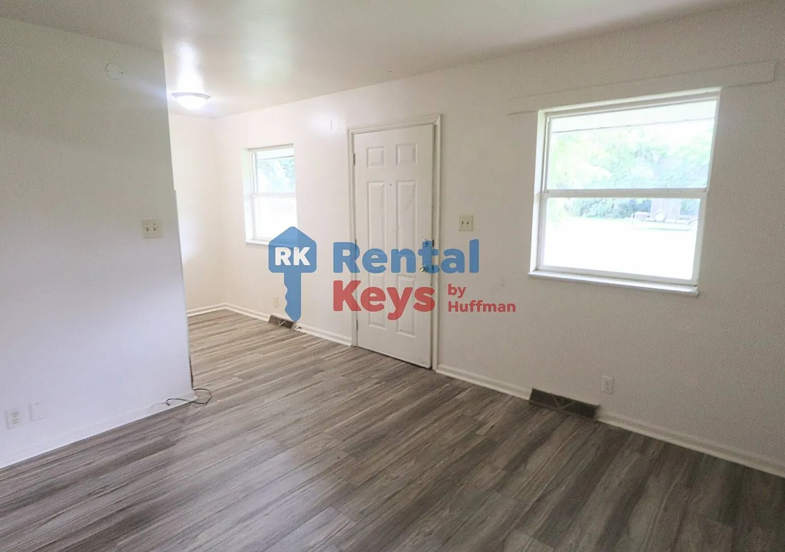 103 East Strain Street — Photo 3