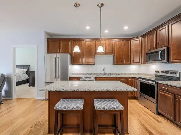 220 Martins Lndg APT 309, North Reading, MA 01864