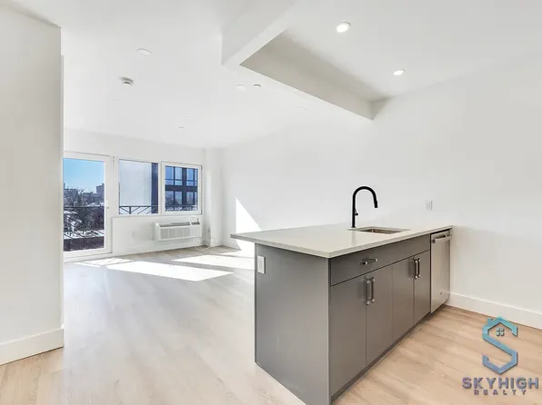 1173 Fulton Street image 1 of 12