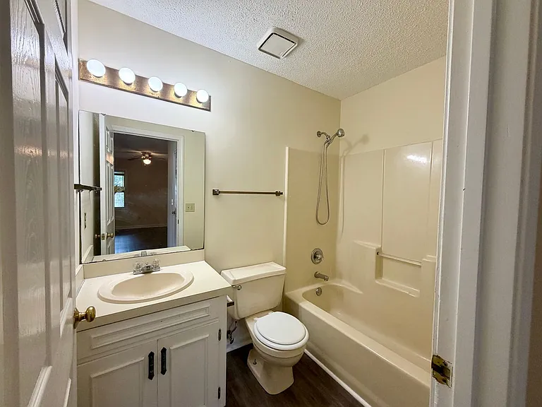 2051 Tudor St — Photo 7