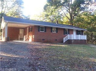 5582 Ridge Rd, Seagrove, NC 27341