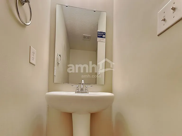 7161 Lakeland Trails Blvd — Photo 9