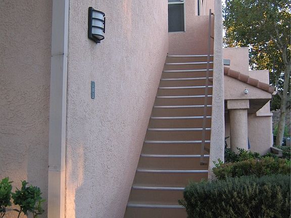 2nd image of 24496 Valle Del Oro Unit 202