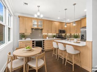 338 Oswego Ct, West New York, NJ 07093