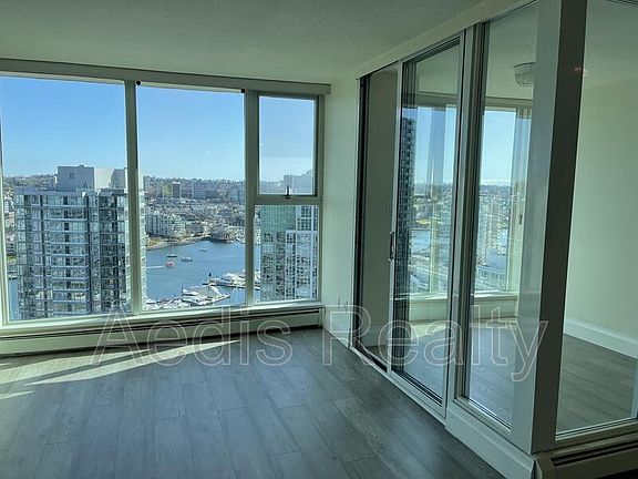 3rd image of 2905 Expo Blvd Unit 1