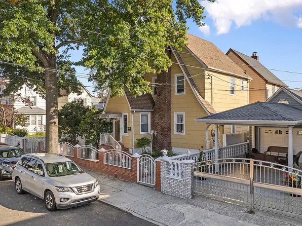9235 214th Pl, Queens Village, NY 11428