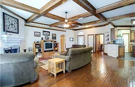 2nd image of 2475 Newark Cir