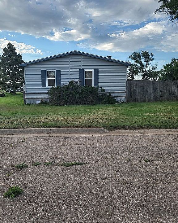 219 N Spruce St, Stratford, TX 79084 Zillow