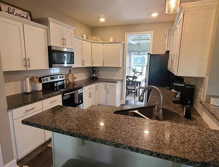 1308 Sussex Dr — Photo 4