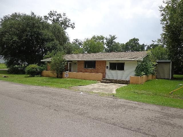 1st image of 819 E Sanders St