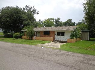 819 E Sanders St, Gonzales, LA 70737