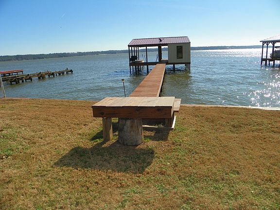 5th image of 1049 Beachside Dr