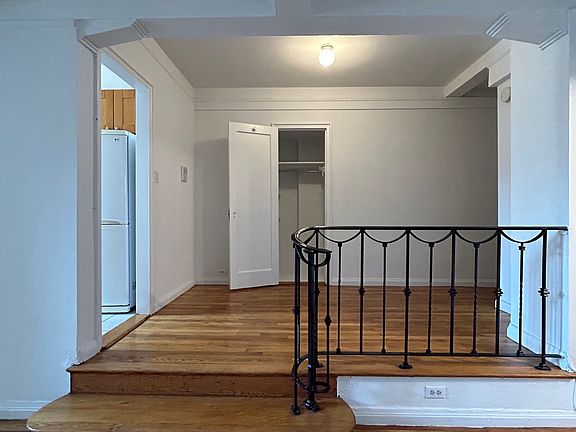 3rd image of 200 W 20th St APT 716