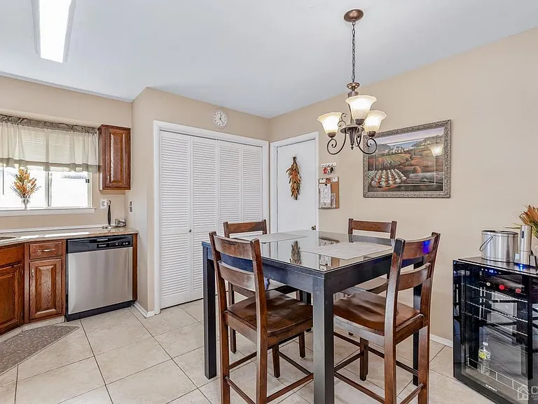 508 Hazen Rd — Photo 17