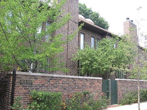 1st image of 1820 N Larrabee St #Townhouse