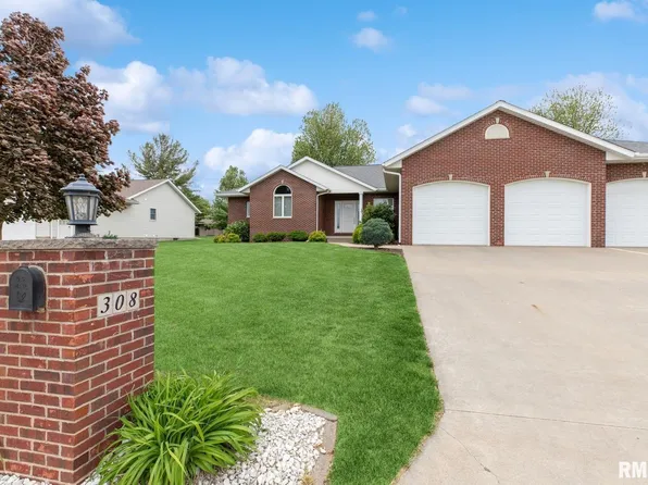 308 N 9th St, Fulton, IL 61252