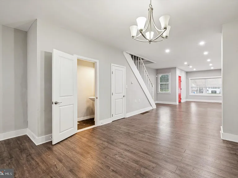 3304 W Allegheny Ave — Photo 7