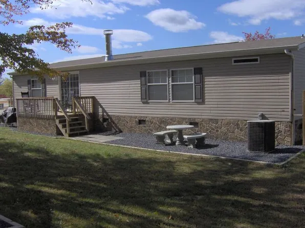 126 Apricot Rd, Cosby, TN 37722