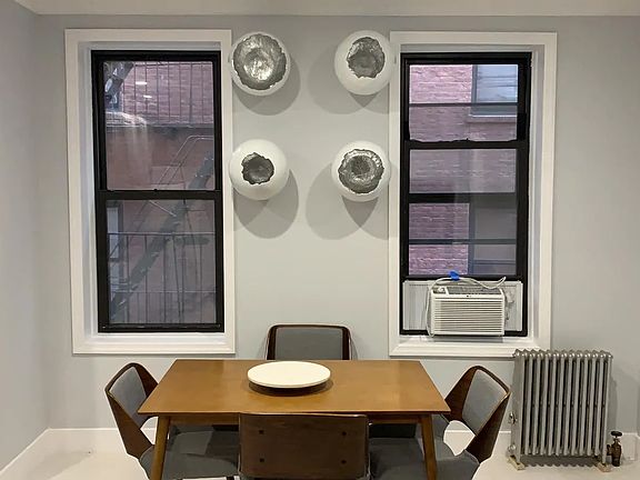 5th image of 828 Gerard Ave APT 1D