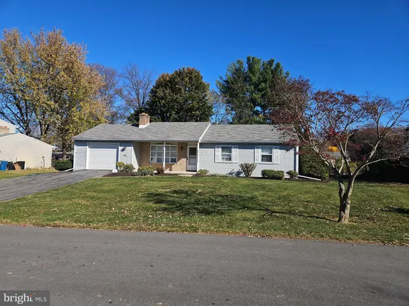 2207 Boxwood Ln, Mechanicsburg, PA 17055