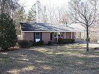 2nd image of 136 Mill St