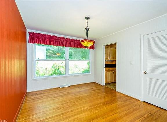 5th image of 70 Hidden Cove Ln
