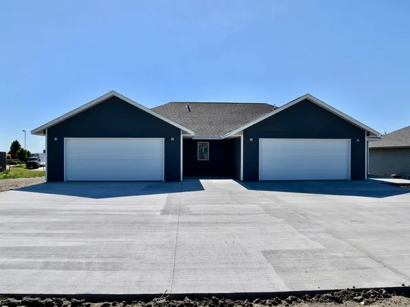 2406 Callaway Ct, Pierre, SD 57501