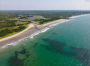 8 Kaakwogook Way, Halifax, NS B0J 2L0