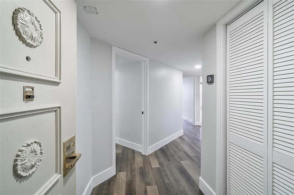 300 Three Islands Blvd — Photo 4