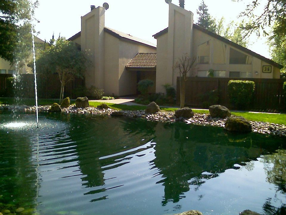 Lake View in front of fountain