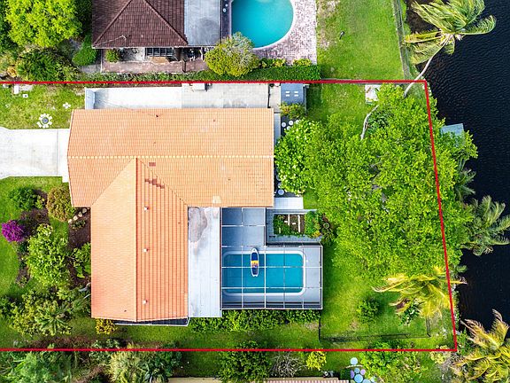 3rd image of 200 NW 11th Avenue