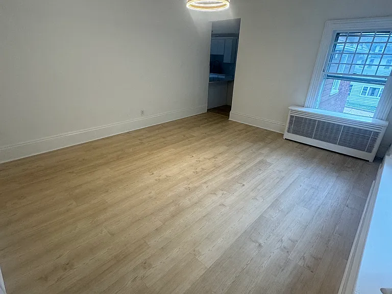 130 E 39th St #2 — Photo 4