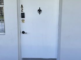 30 SE 13th St, Boca Raton, FL