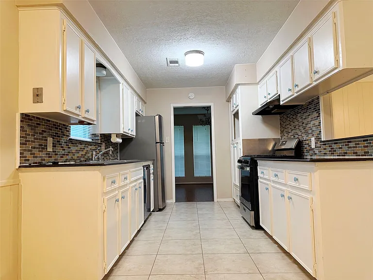 13430 Exton Ln — Photo 22