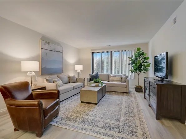 Schaumburg- International Village