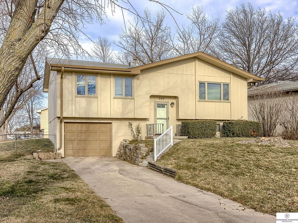 1st image of 202 Glendale Cir