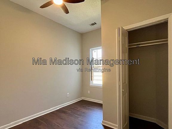 5th image of 628 W Anderson Ln