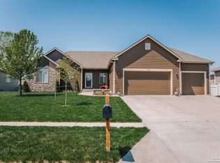 2128 Redhawk Ln, Salina, KS 67401