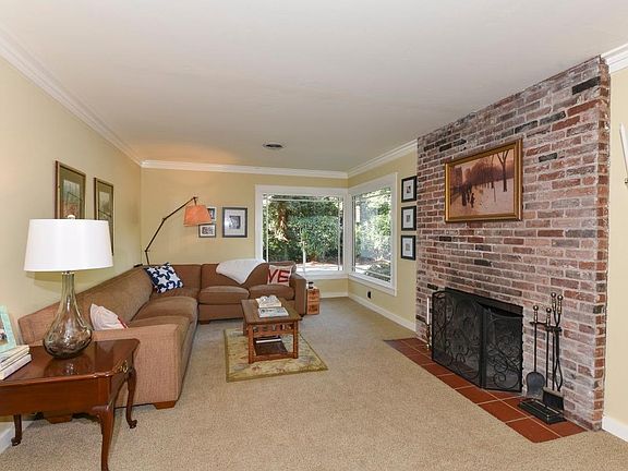 3rd image of 3075 Hermosa Dr