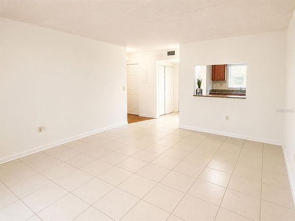 4th image of 2812 SOMERSET PARK DRIVE #105
