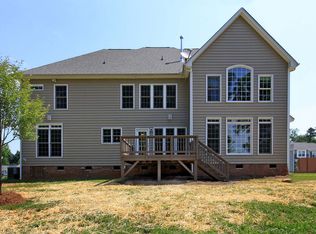 142 E Warfield Dr, Mooresville, NC 28115